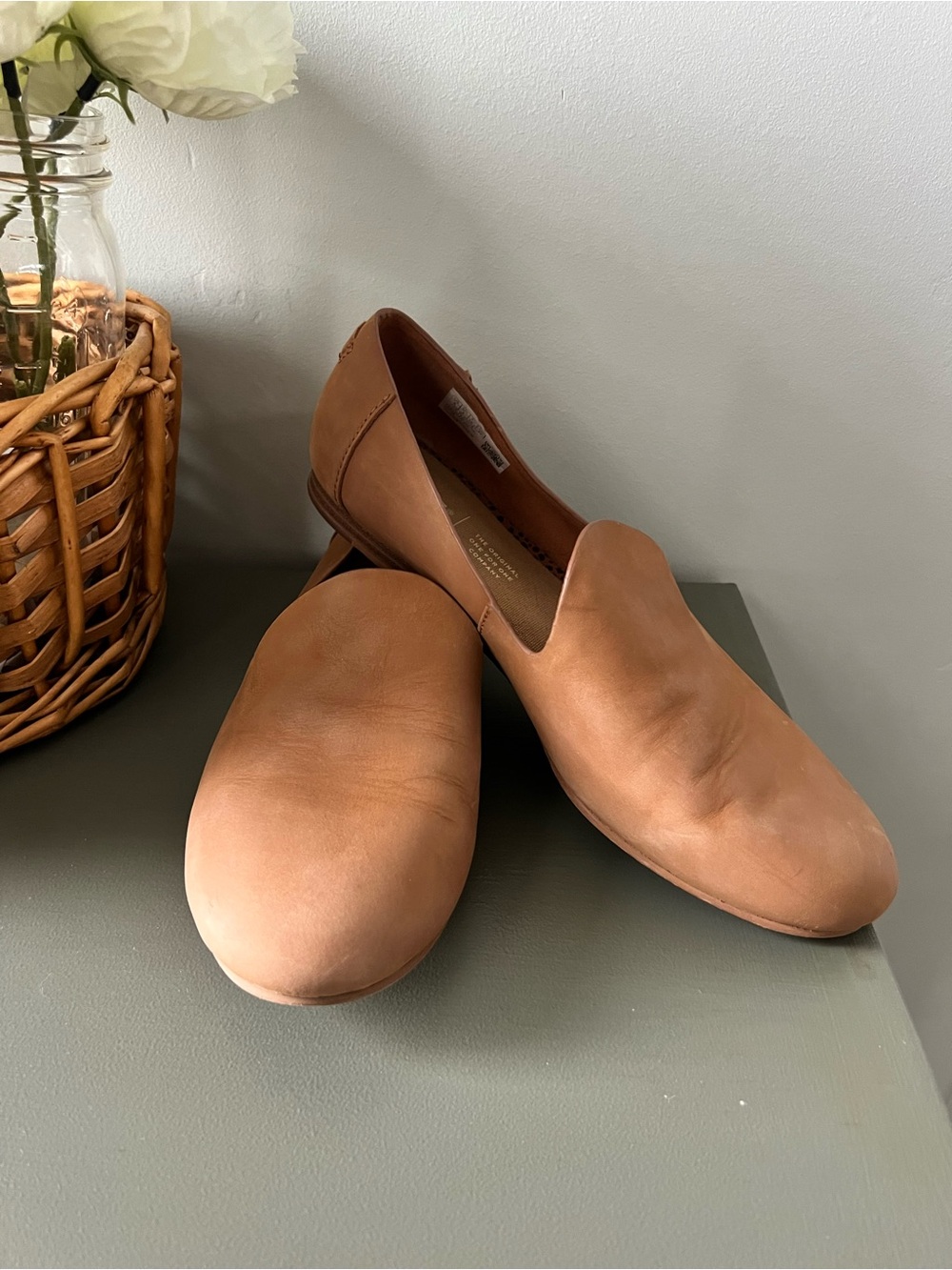 Toms Classic Leather Slip-On Loafer — Tan